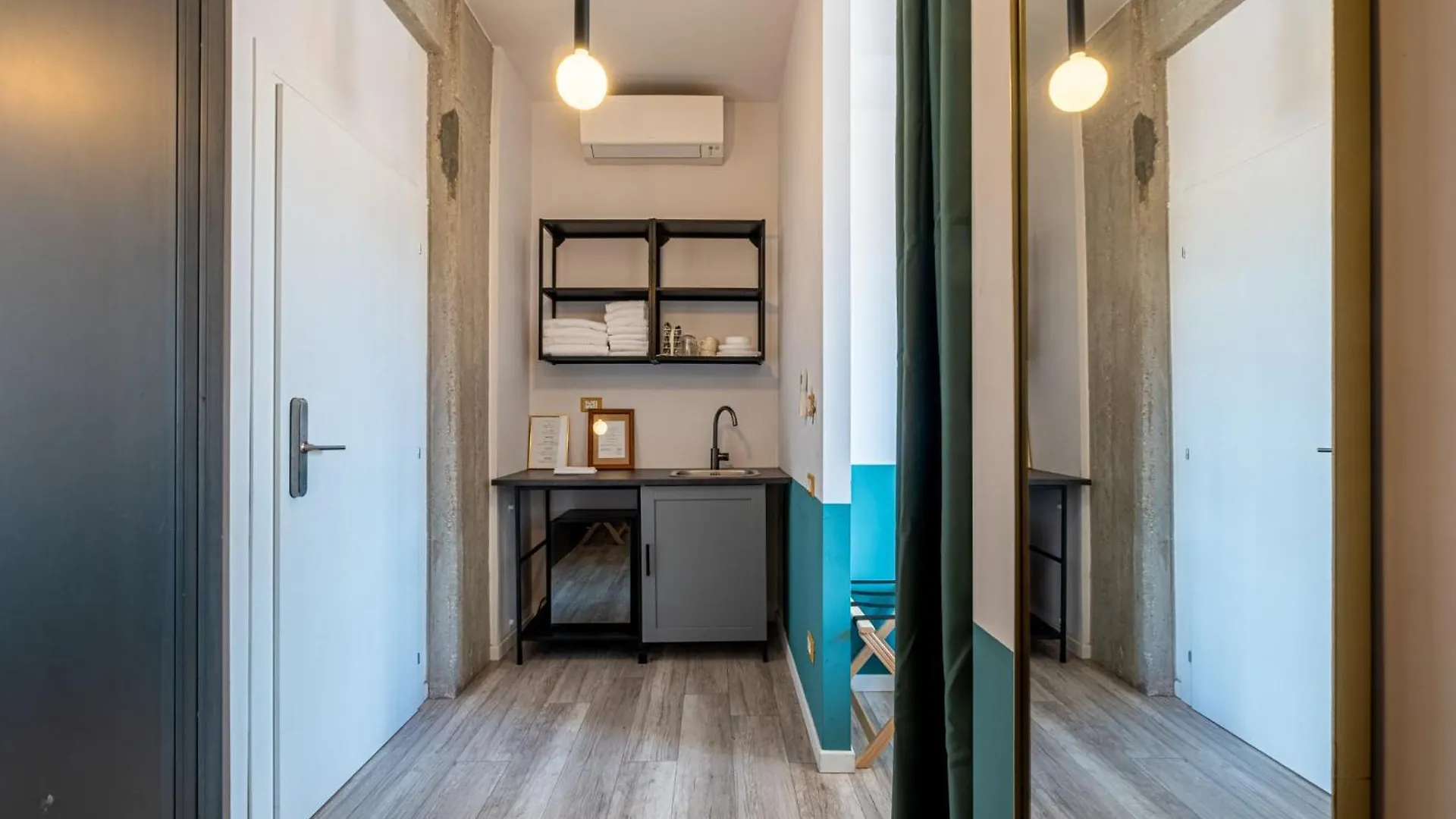 Mytinyhome Festina Lente Řím 0*,