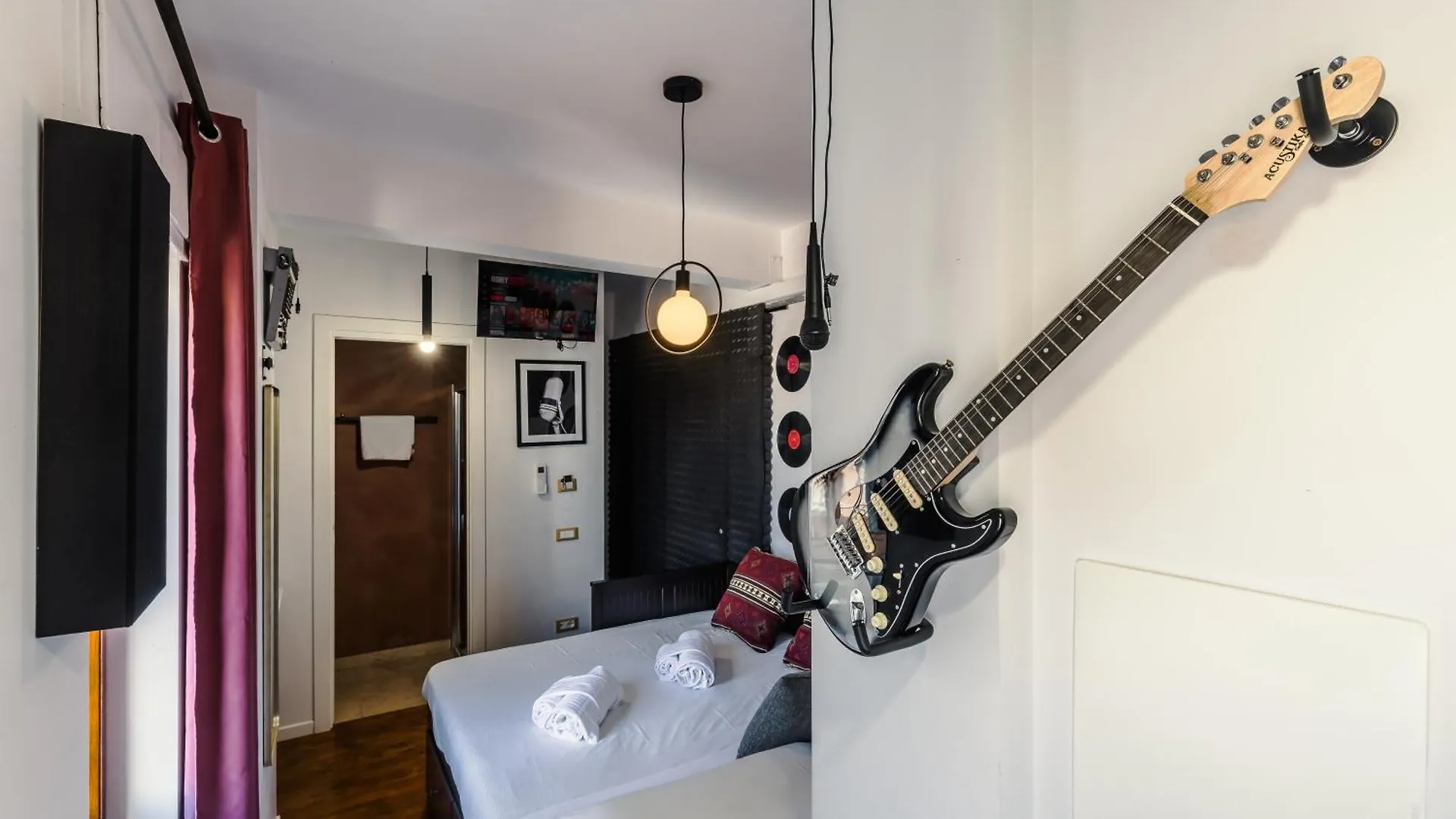 Mytinyhome Festina Lente Řím 0*,