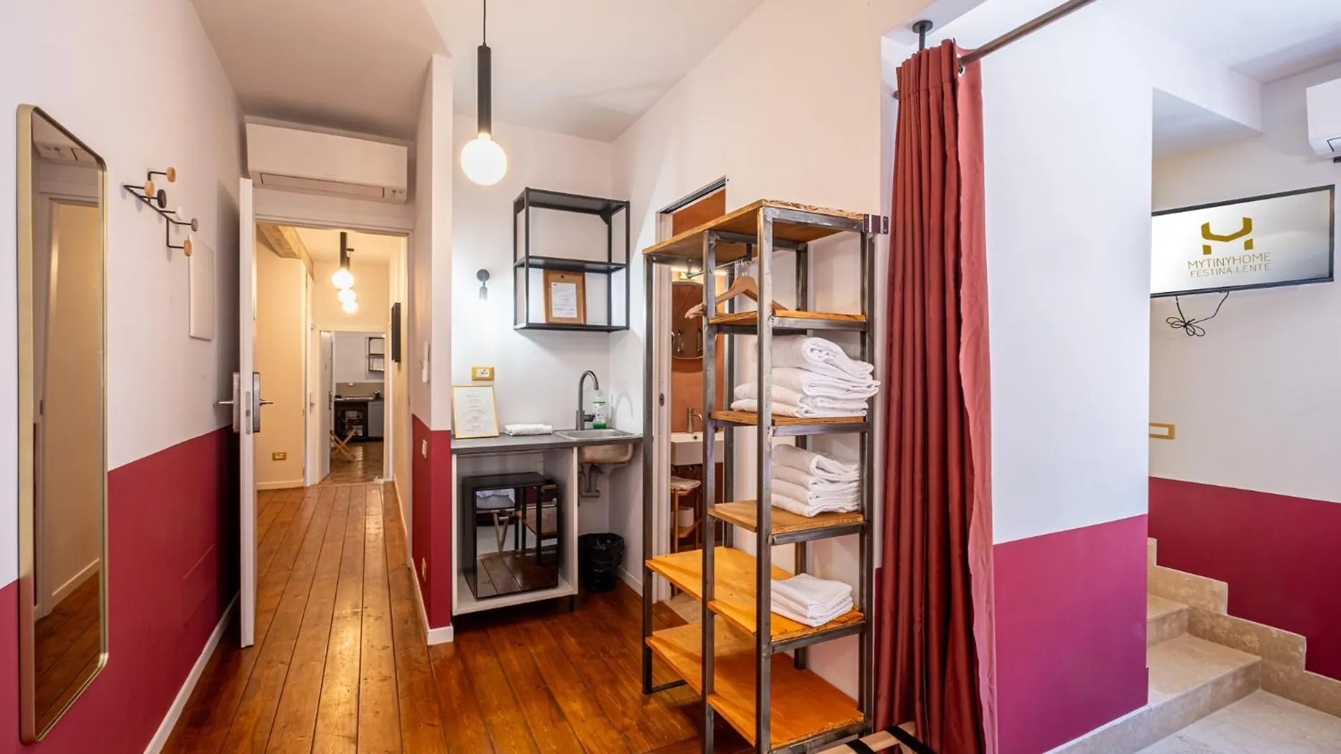 Mytinyhome Festina Lente Roma 0*,  Italia